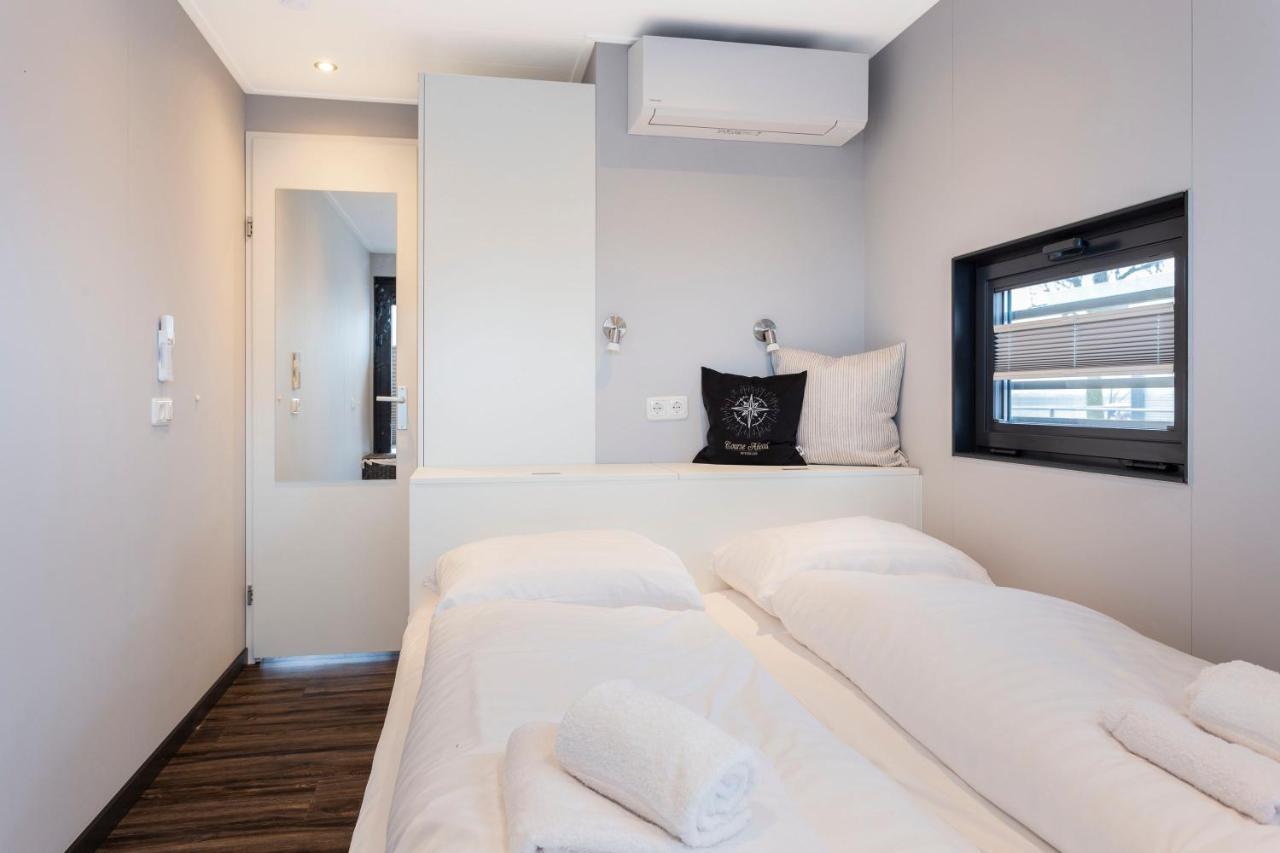 Welcome In - Houseboat 'Elysium' Met Eigen Aanlegsteiger Sneek - Offingawier Ngoại thất bức ảnh