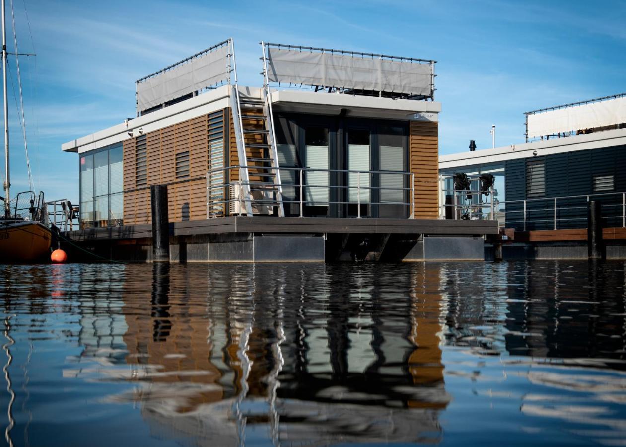 Welcome In - Houseboat 'Elysium' Met Eigen Aanlegsteiger Sneek - Offingawier Ngoại thất bức ảnh